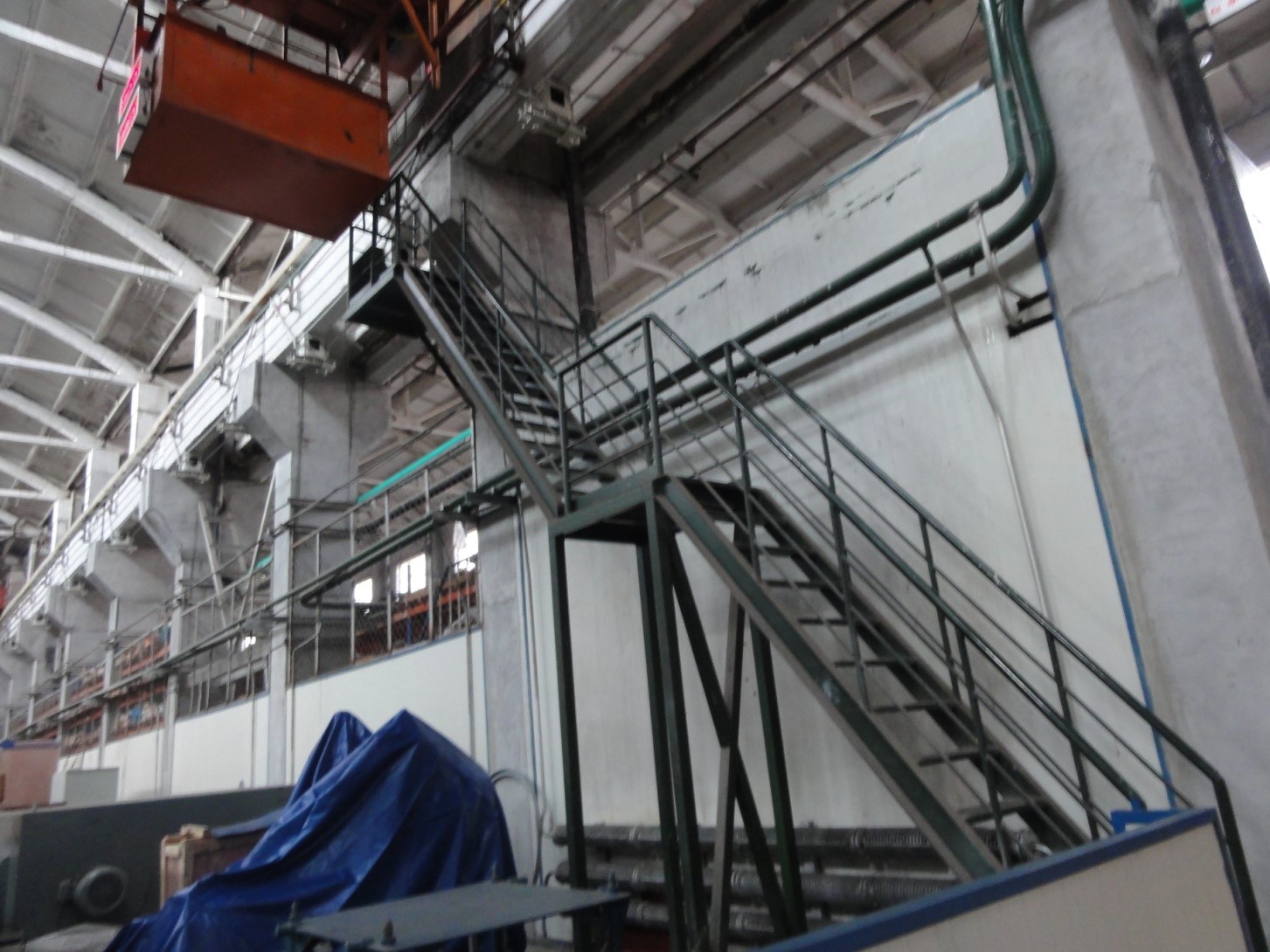老区100吨吊车斜梯改造更安全.jpg